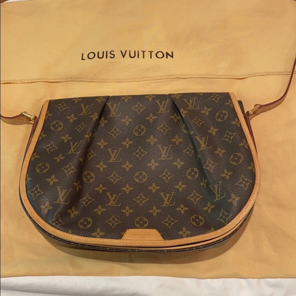 Louis Vuitton Menilmonant MM.